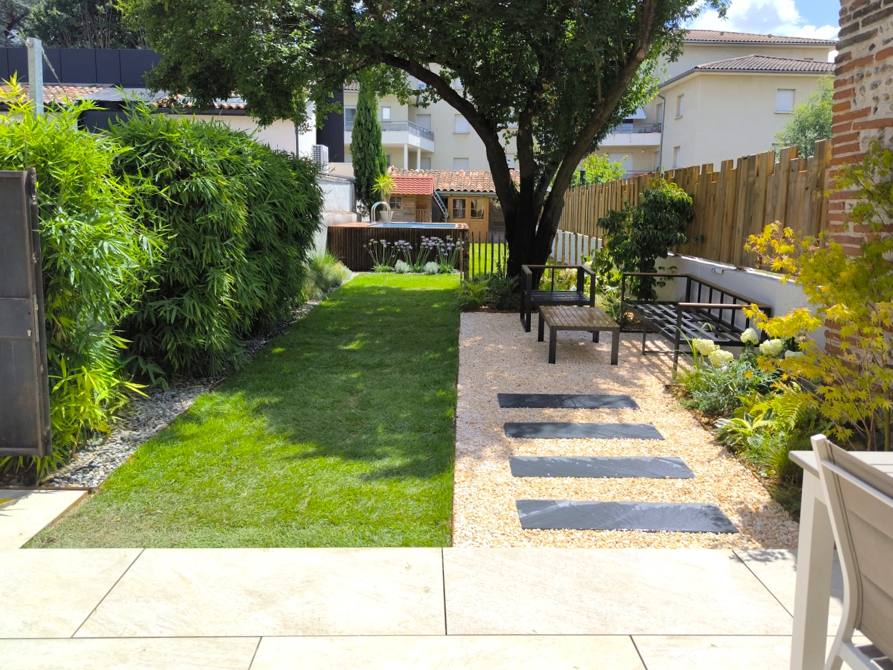 Jardin paysager pelouse bambous Toulouse — Urbanessence